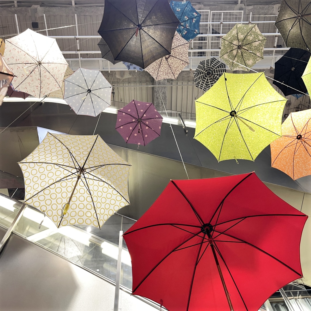 銀座】イイダ傘店 展示販売会 傘の雨 〜It's Raining Umbrellas